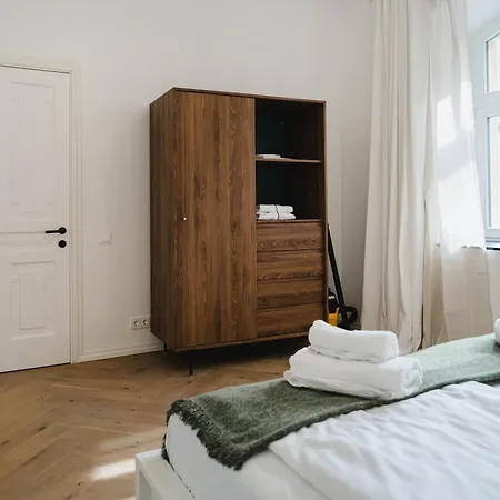 Appartamento B68 Apartment 5 *
