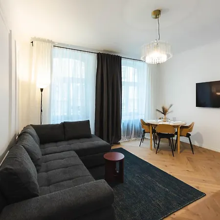 B68 Apartment 5 *