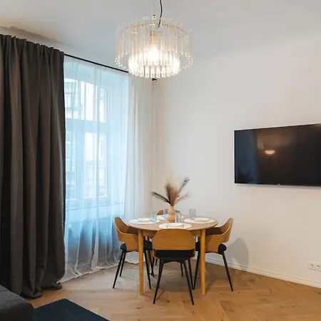 B68 Apartment 5 *