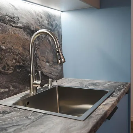 B68 Apartment 5 Appartamento *