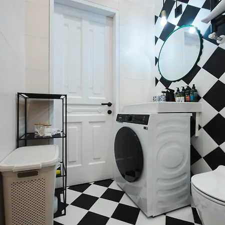 Appartamento B68 Apartment 5 *